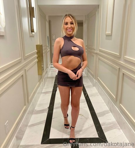 DakotaJane actrice nue image