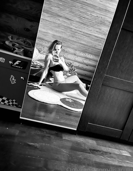 Lisa Rulit joli modèle galeries