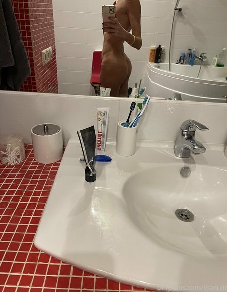 Lisa Rulit haut modèle galerie