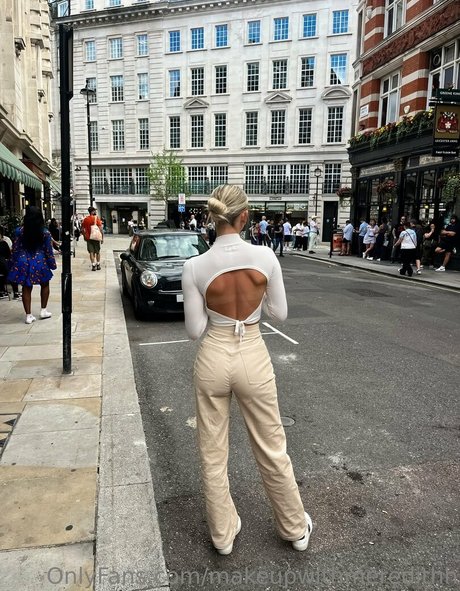 beaux seins onlyfans pornographique adulte collection