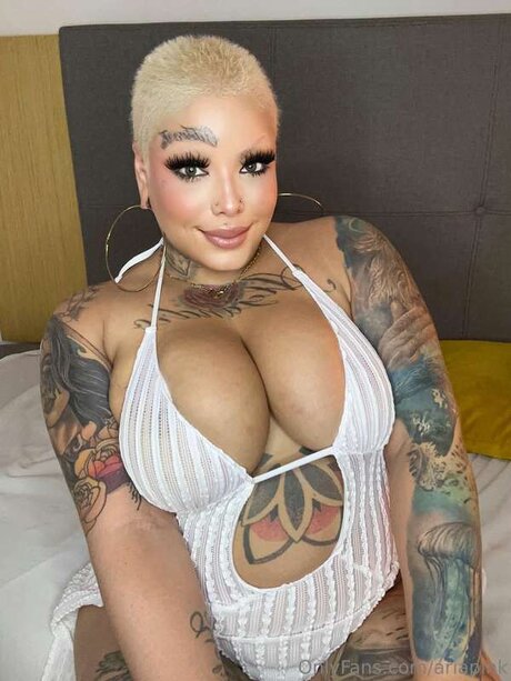 ariapink star du porno hd galerie