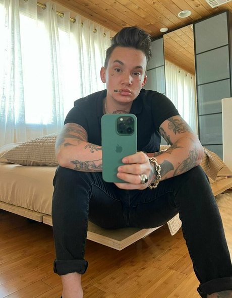 nikkihearts modèle chaud images