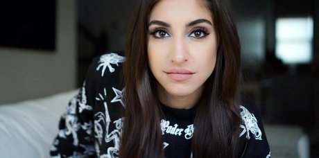 Andrea Helfrich modèle hd image