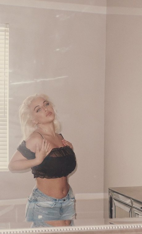 Baby Ariel star du porno nue galerie