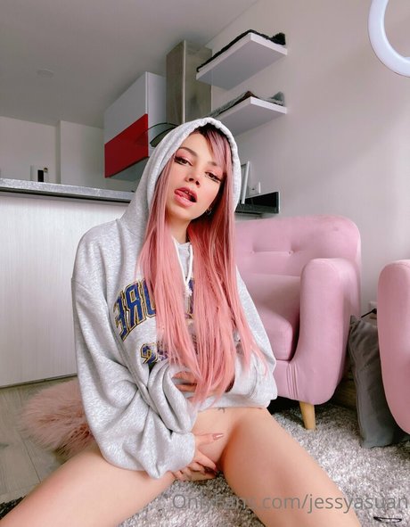 Jessyasuan sexe de star du porno photo