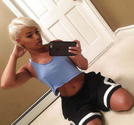 Ashley Martelle modèle de haute qualité images