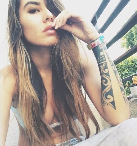 yoga asiatique uniquement pour les fans bien chaud des photos