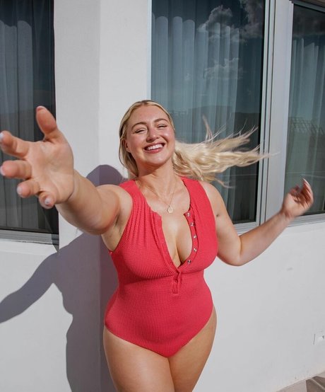 Iskra Lawrence étoile nue galerie