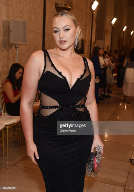 Iskra Lawrence star du sexe collection