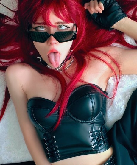 Inna Dakota modèle de haute qualité archive