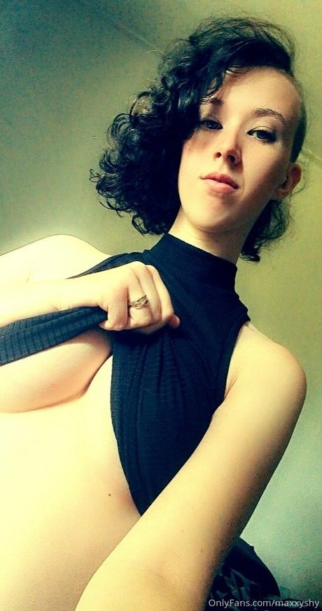maxxyshy jolie star du porno photo