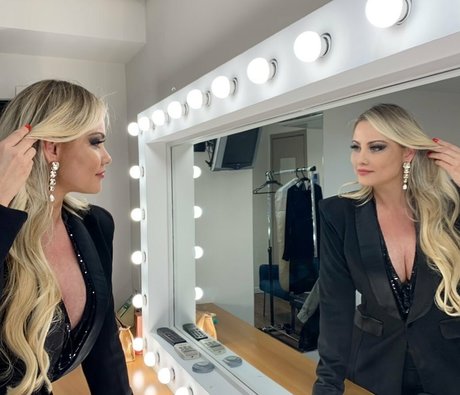 Ellen Rocche modèle de sexe des photos