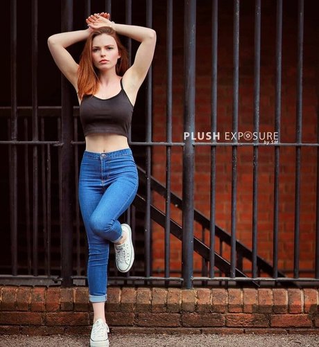 Ellie Littlechild actrice sexy des photos