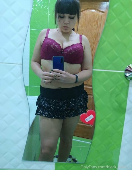 lara horn étoile exclusive image