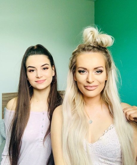 cheveux bouclés ado onlyfans nus de haute qualité galeries