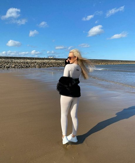 footjob uniquementfans bien chaud img