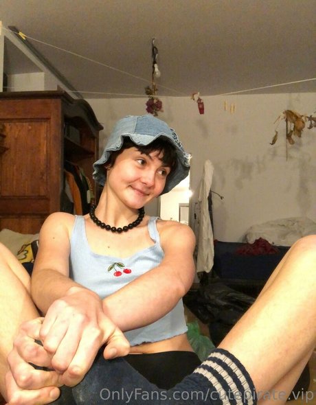 plage seins nus onlyfans érotique sympa archive