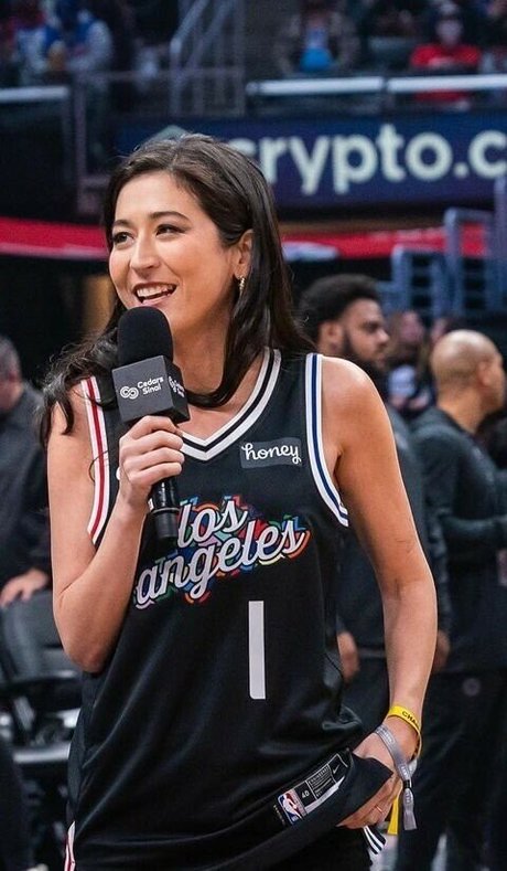 Mina Kimes mannequin img