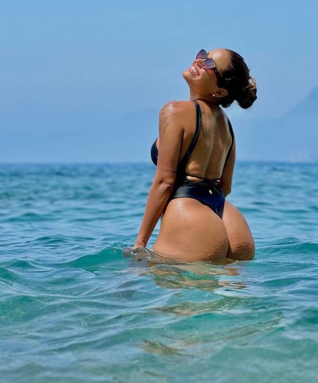 Caroline Veronica nus star du porno galerie