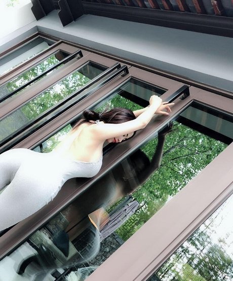 Echo Yue xxx star du porno photos