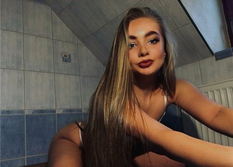 livionly top star photo