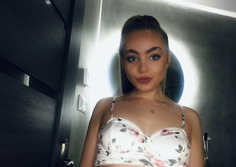 fellation asiatique onlyfans érotique gratuit des photos