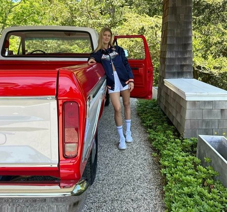 bikini gros seins onlyfans belle nue img