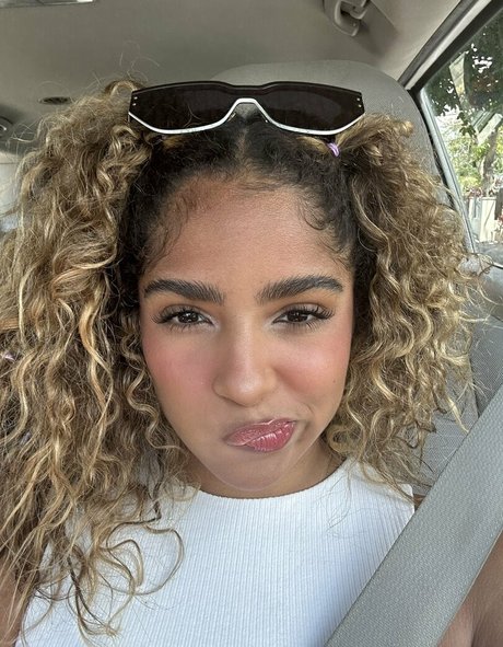 AyannaMarcelin modèle sexy galerie