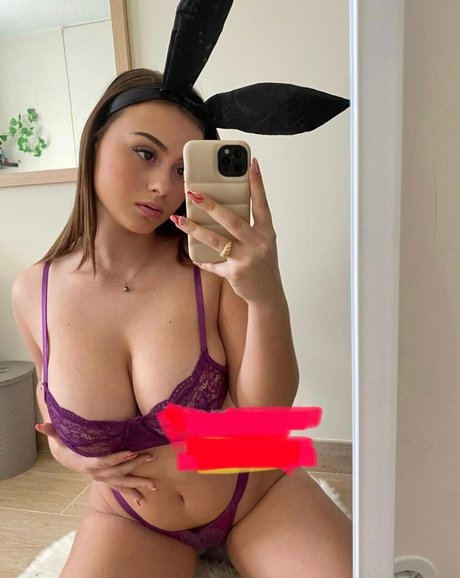 trio à gros seins onlyfans assez exclusif image