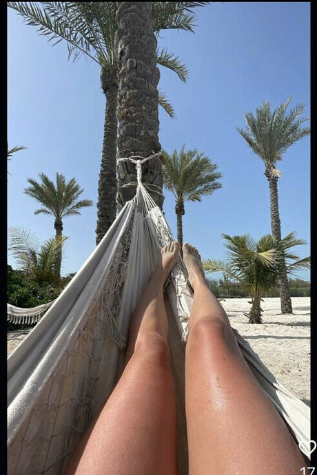 milf aux cheveux noirs onlyfans pornographique parfait photo