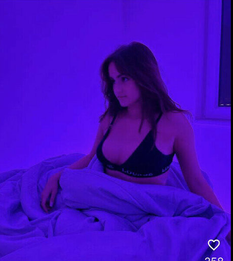 Charlotte Haffner star du porno en haute qualité photos