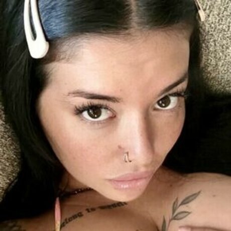 rhodesbby modèle érotique des photos