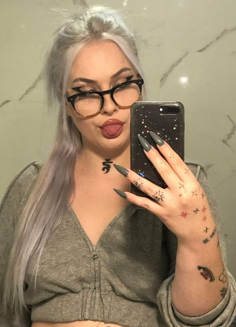 visage blond uniquementfans art érotique galeries