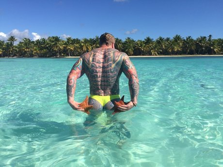 sashashpakofficial modèle hd photos