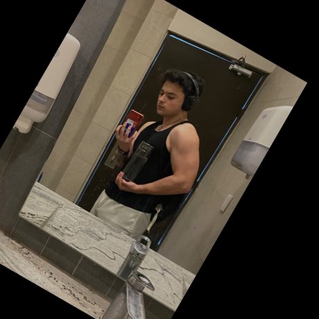 Vampire Boyfriend modèle nu galeries