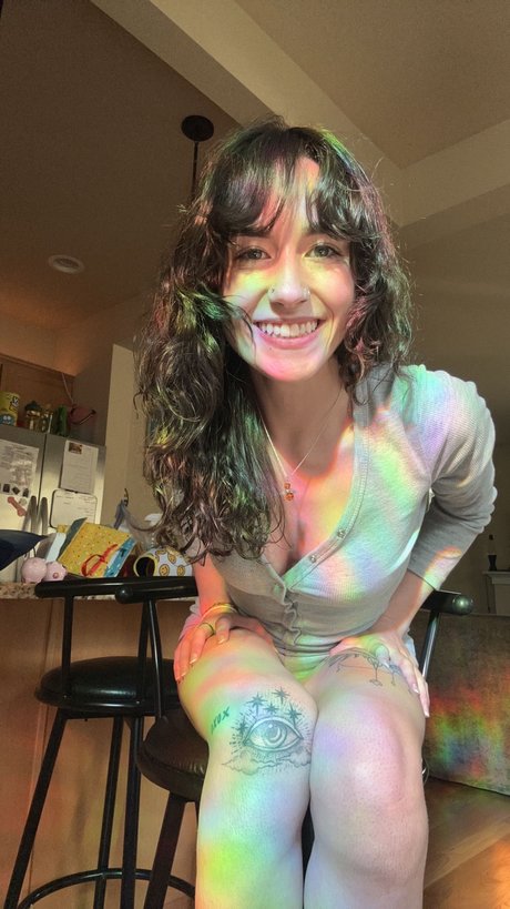 Milli Jones étoile nue img