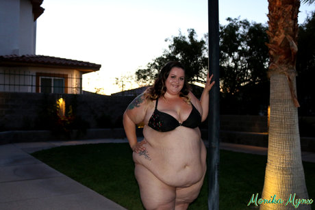 Monika Mynx haut de star du porno image