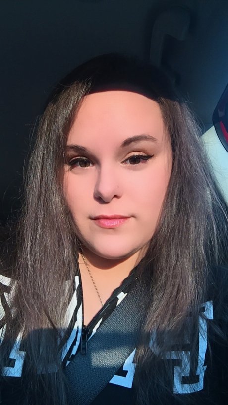 Haley Marsala nus de stars du porno img