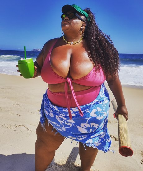 Lau Furac o_ modèle porno images