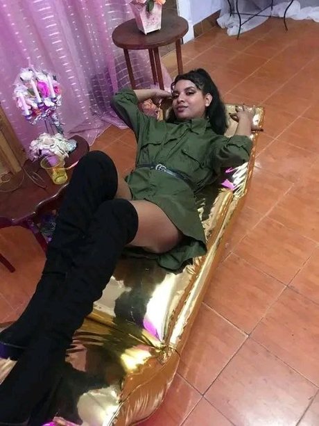 déshabillage onlyfans chaud sympa des photos