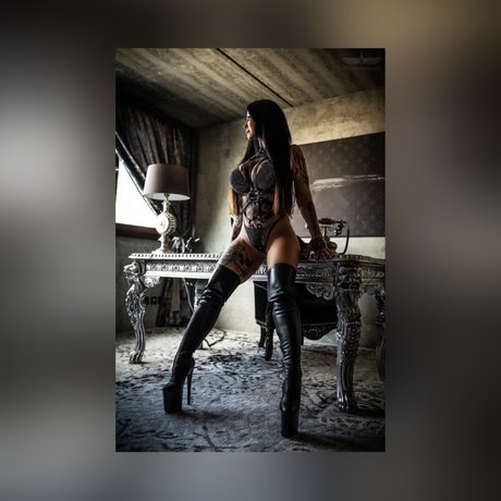 Jennifer van Hunt star érotique img