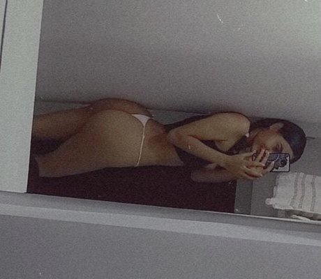 chica ardiente_ modèle nu img