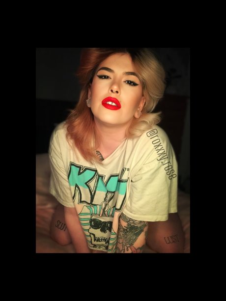 Roxana Rose étoile adulte photo