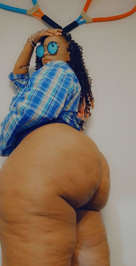 Sexyy Mango_ art modèle des photos