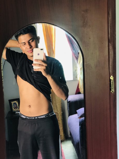 Edgardo Reyes star du porno chaude image