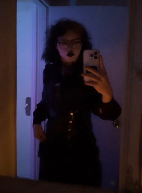 Miles Mortuary jolie star du porno des photos