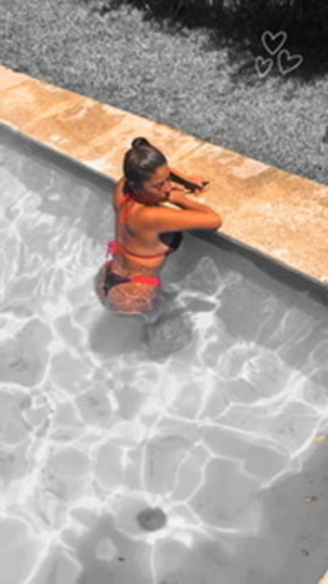 Cristaaal star du porno gratuit des photos