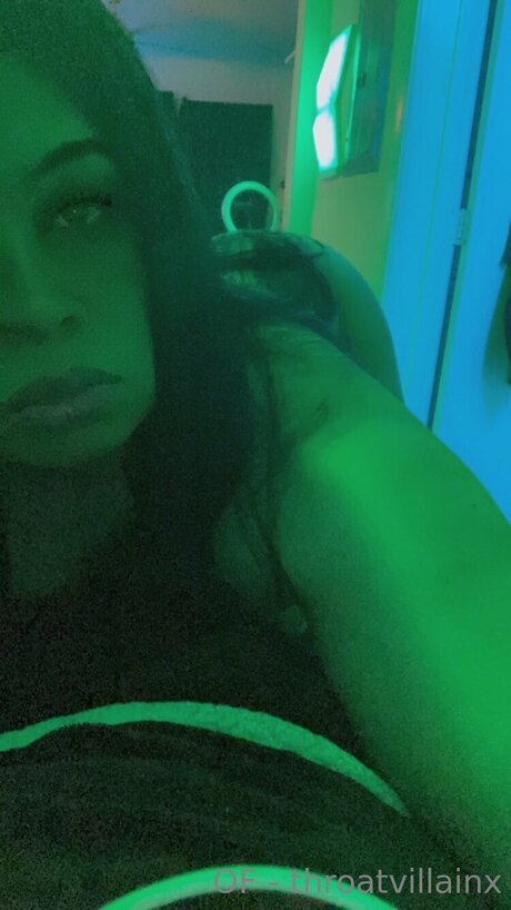 THROAT VILLAIN art star du porno des photos