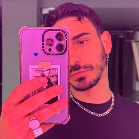 Kostas GeorgoPoulos star du porno exclusive photos