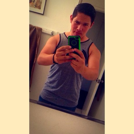 Thomas Saint Clair star du porno nue galerie